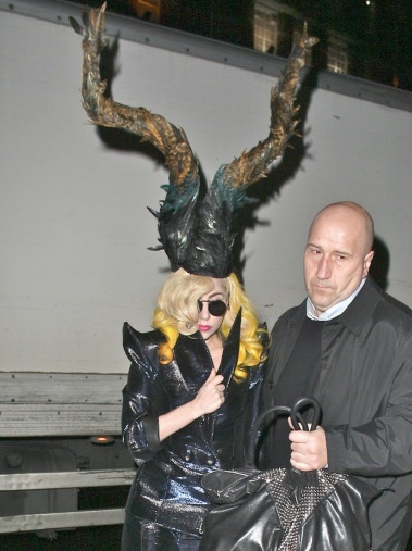 lady-gaga-branches-out-02.jpg