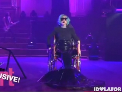 gaga-mermaid-400x300.jpg
