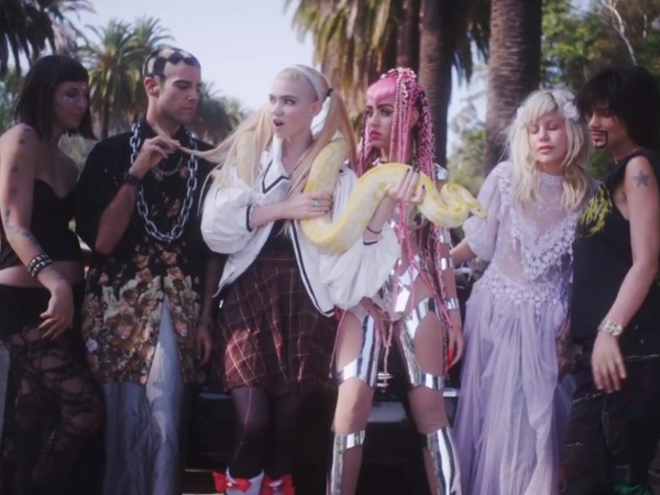 Body Painting Show >> Grimes’ “Genesis” Video: Is That Britney Spears’ Snake ... Body Painting Show >> Grimes’ “Genesis” Video: Is That Britney Spears’ Snake ...