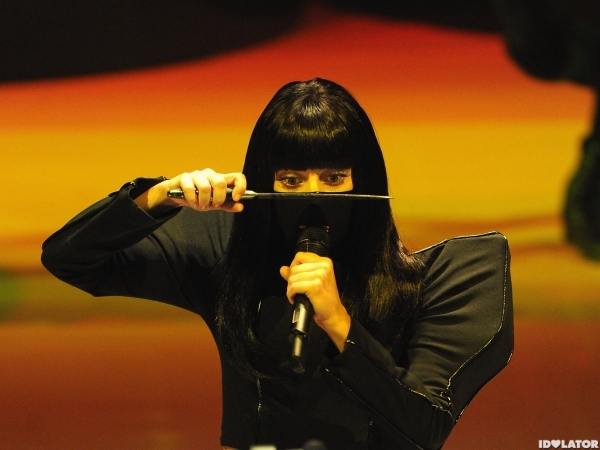 179308711-600x450.jpg