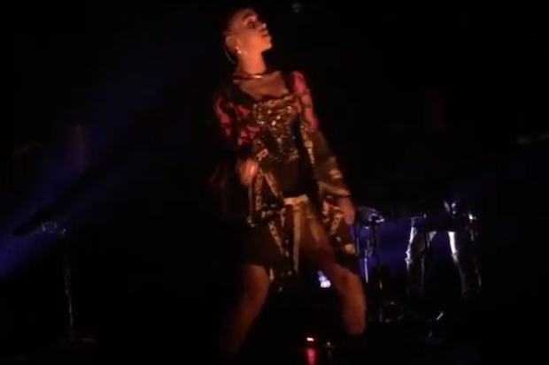 Ciara Performs Acoustic Version Of “I Bet”: Watch The Black + White Video