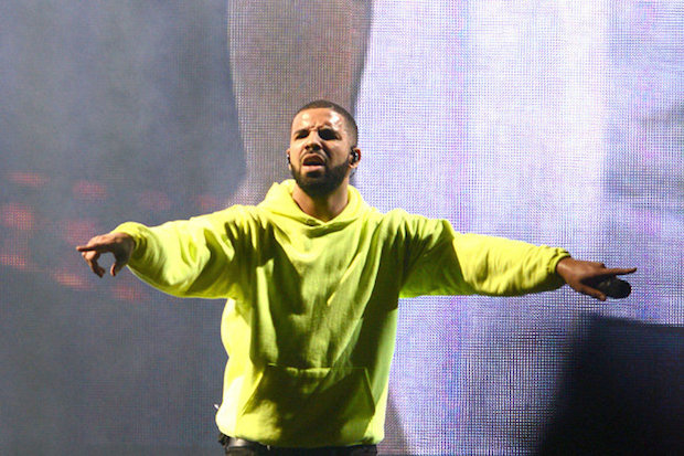 Drake tour 2015 MEEK MILL DRAKE FEUD: Is The Boy becoming a bully? A look at Drake, post-beef