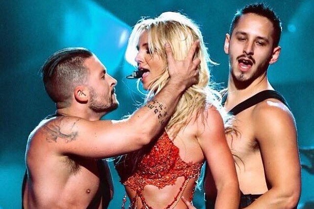 Resultado de imagem para britney spears make me live