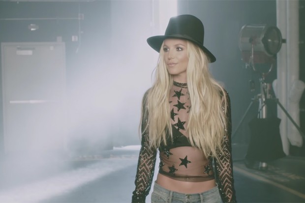 britney-spears-just-luv-me