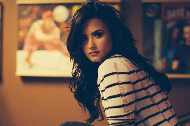 Fans slam Demi Lovato after her mum jokes about Zika virus