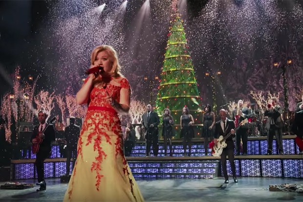 kelly clarkson chance the rapper to perform at white kelly clarkson chance the rapper to perform at white